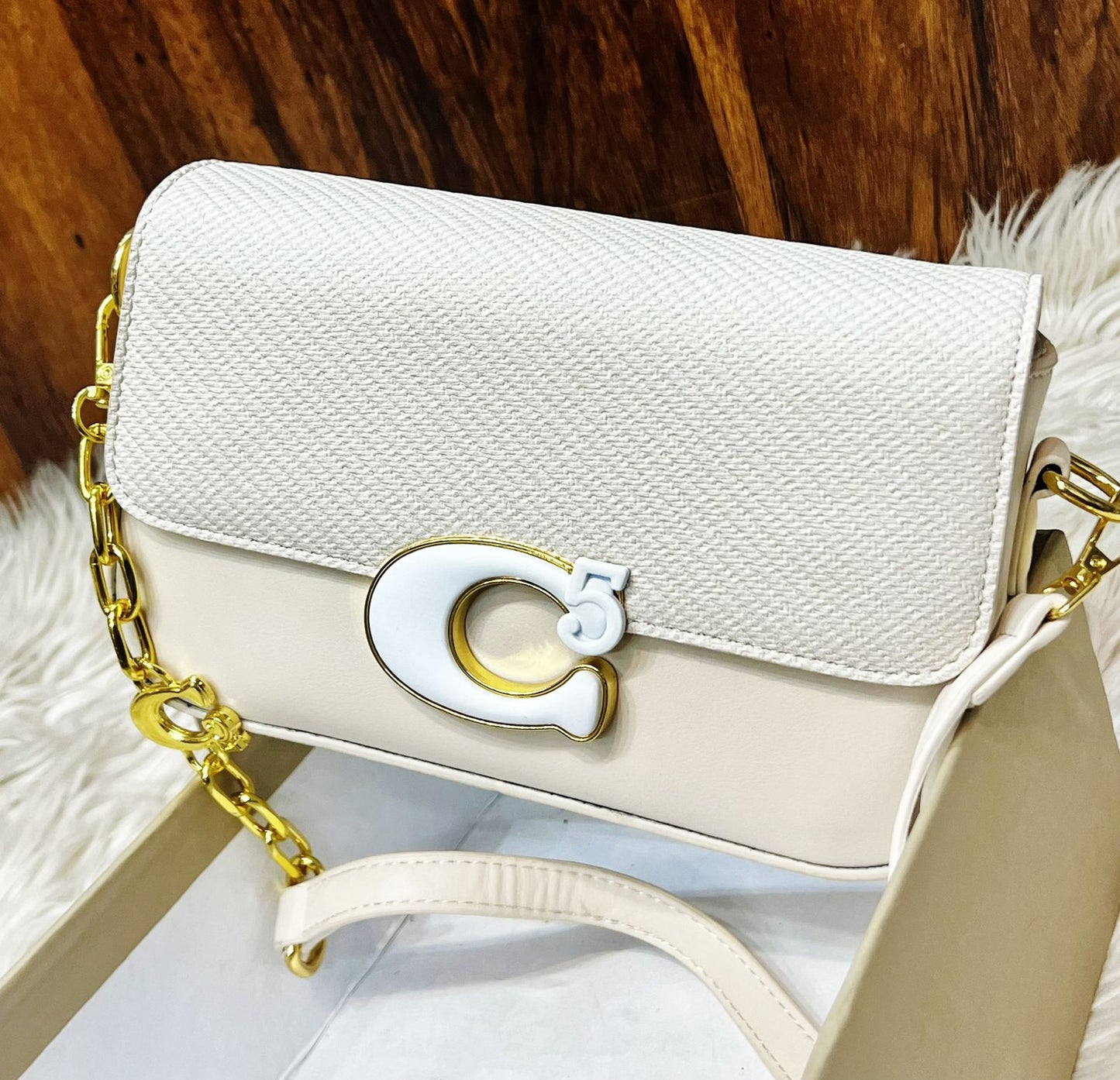 Elegant chic