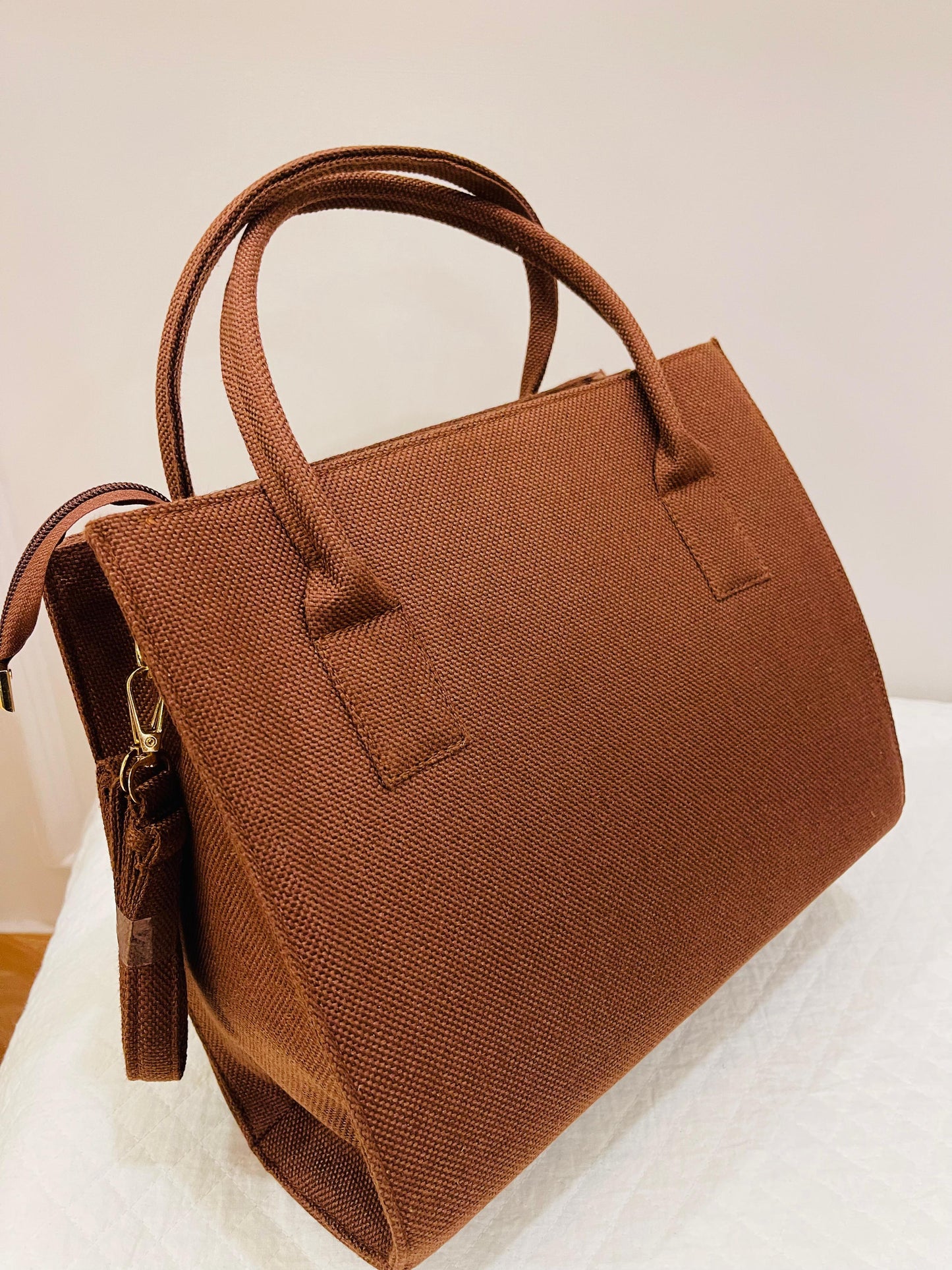 THE TOTE BAG